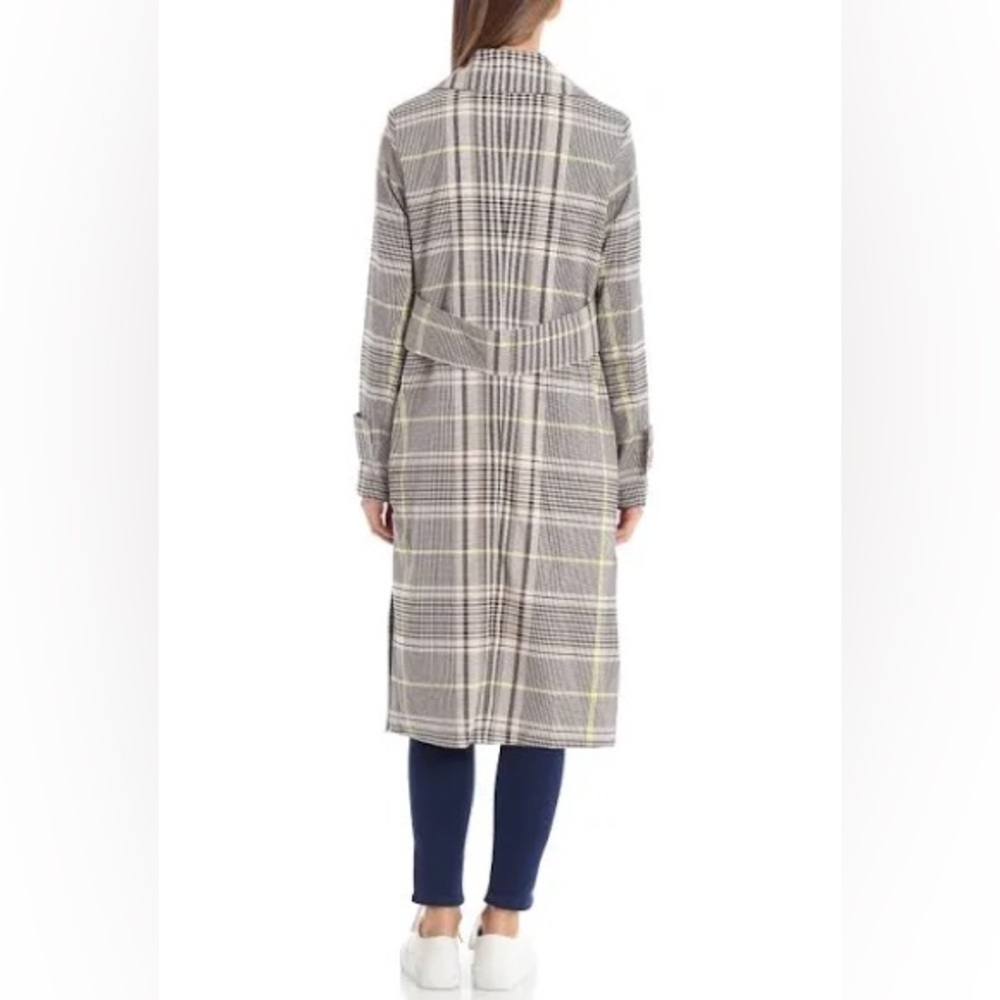 Perfect fall/spring jacket! Lightweight, easy to layer& chic. Lightly used!